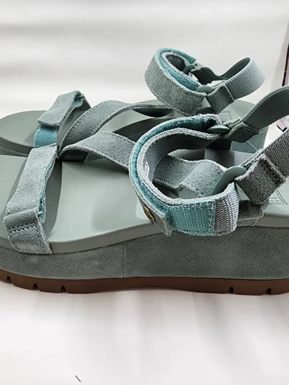 Reef Frosty Suede Vista Higher Luna Size 8